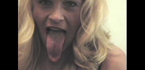  Pat and her long tongue